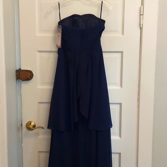Dress - Picture 4 of 4